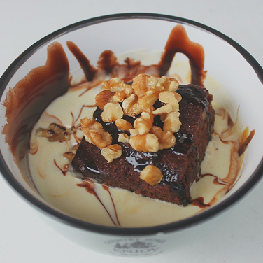 Copia de Brownie con Helado y Nueces